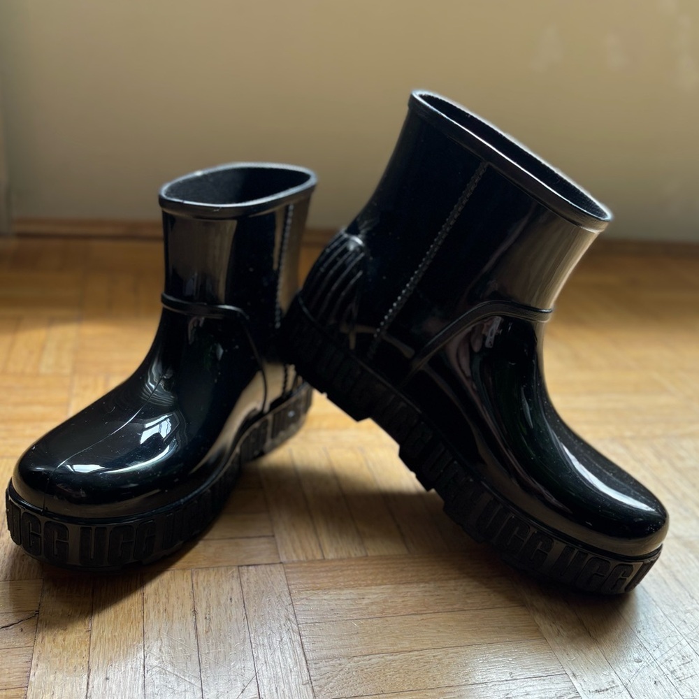 UGG Women's Winter & Rain Boots - Black